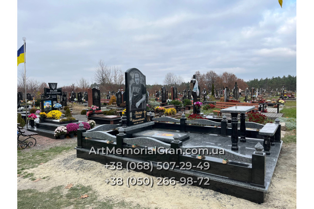 Пам'ятник військовому 00887